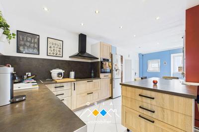 Demeure - 291 m² - 11 pièces