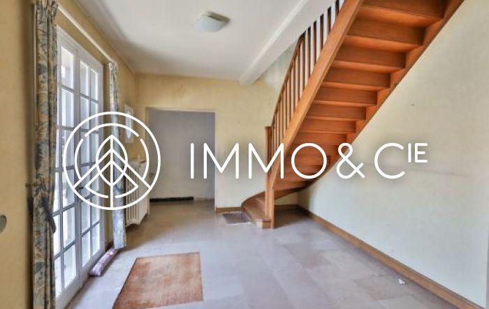 Maison - 260 m² - 6 pièces