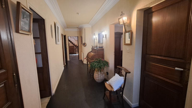 Maison - 180 m² - 5 pièces