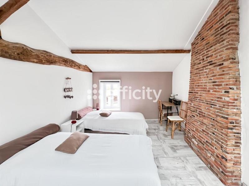 Demeure - 415 m² - 16 pièces