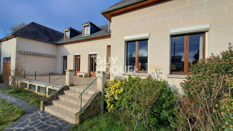 Maison - 210 m² - 8 pièces