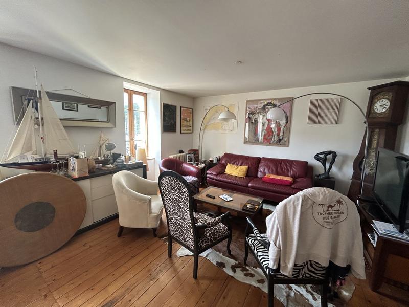 Maison - 188 m² - 10 pièces