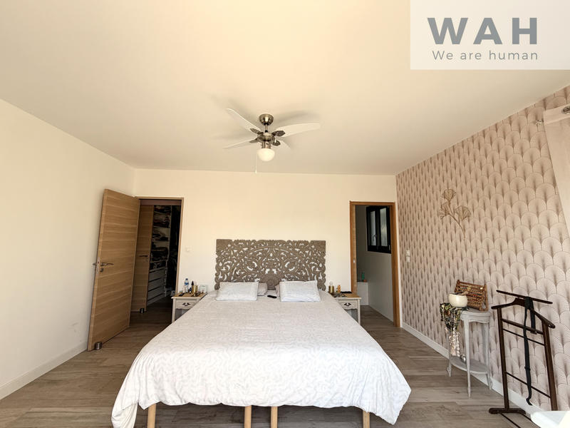 Maison - 218 m² - 5 pièces