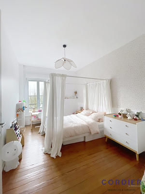 Appartement - 165 m² - 6 pièces