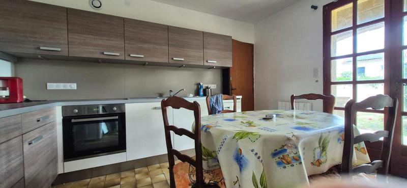 Maison - 170 m² - 9 pièces