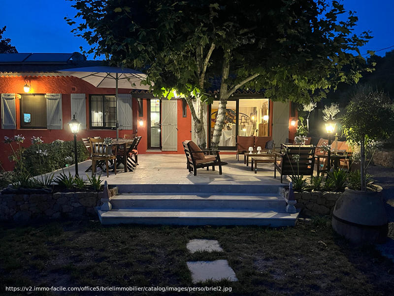 Maison - 140 m² - 6 pièces