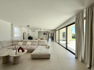 Maison - 202 m² - 6 pièces