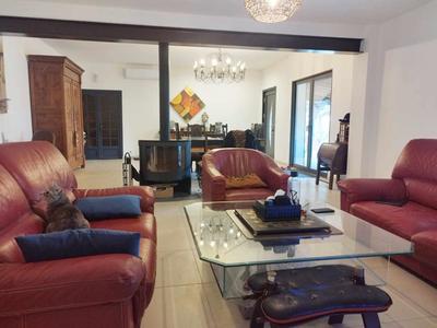 Maison - 303 m² - 9 pièces