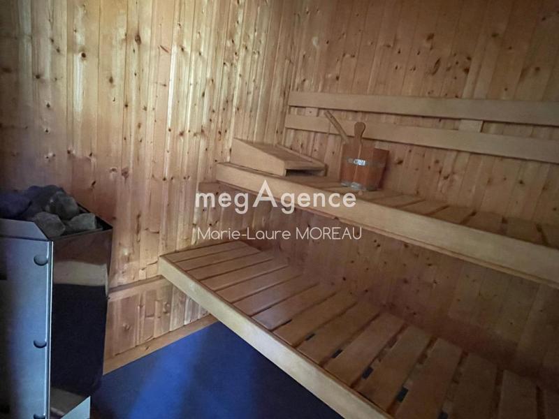 Maison - 213 m² - 6 pièces