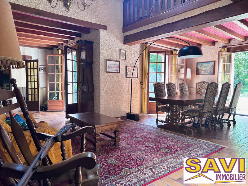 Maison traditionnelle - 153 m² - 5 pièces