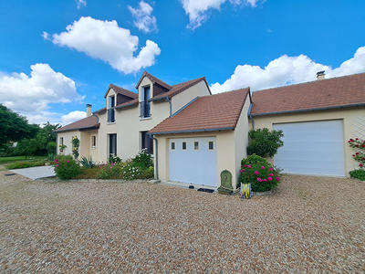 Maison - 143 m² - 7 pièces