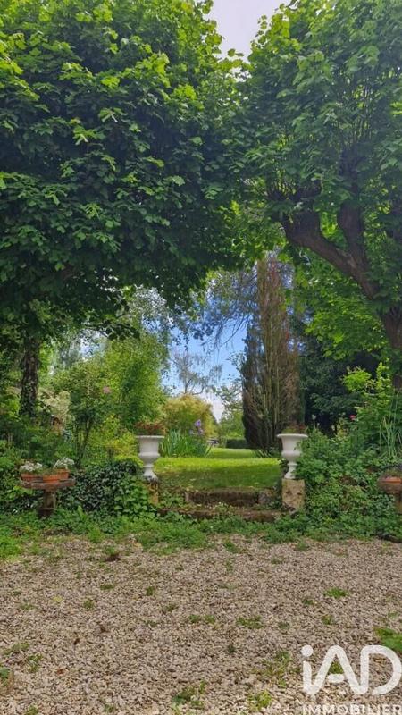 Maison - 300 m² - 9 pièces