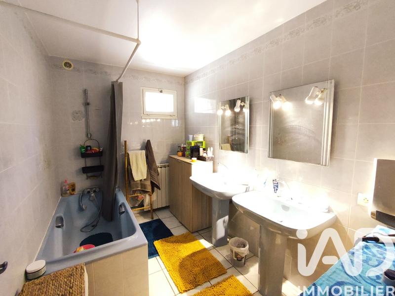 Maison - 265 m² - 9 pièces