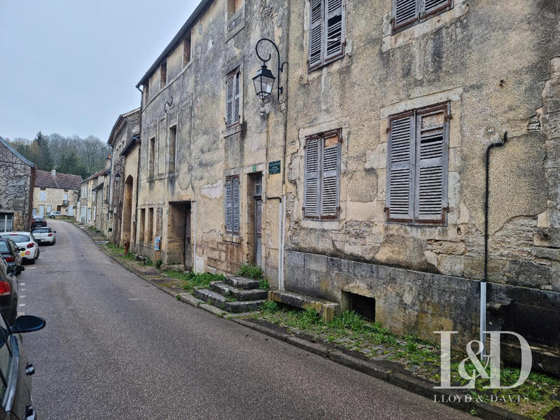 Maison - 300 m² - 10 pièces