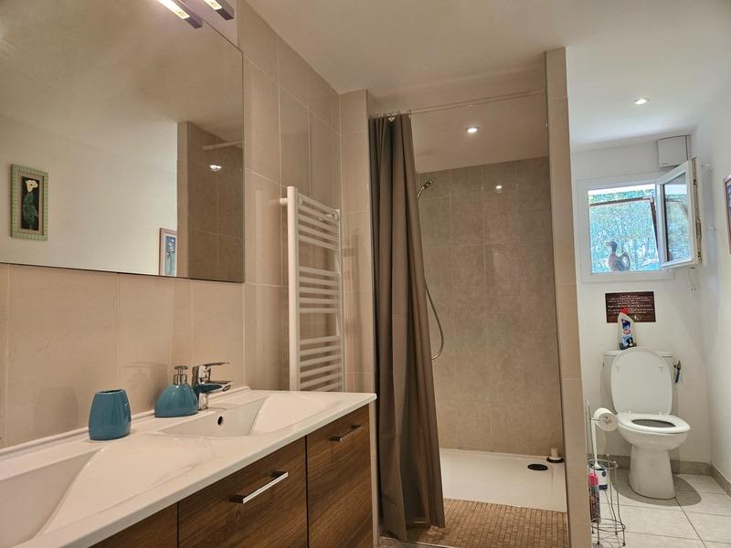 Maison - 203 m² - 7 pièces