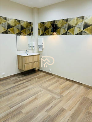 Local d'activités - 309 m²