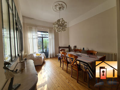 Maison - 189 m² - 8 pièces