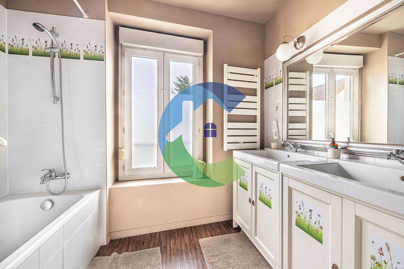 Maison - 175 m² - 7 pièces