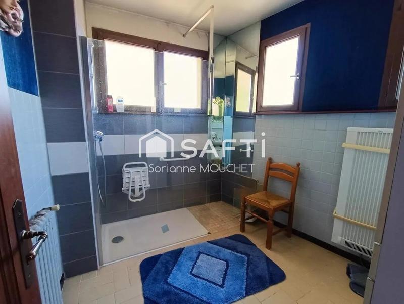 Maison - 181 m² - 6 pièces