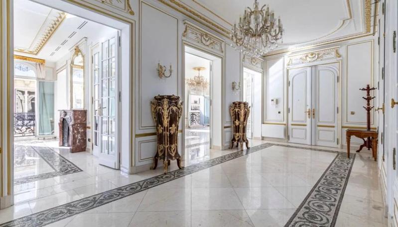 Appartement - 261 m² - 5 pièces