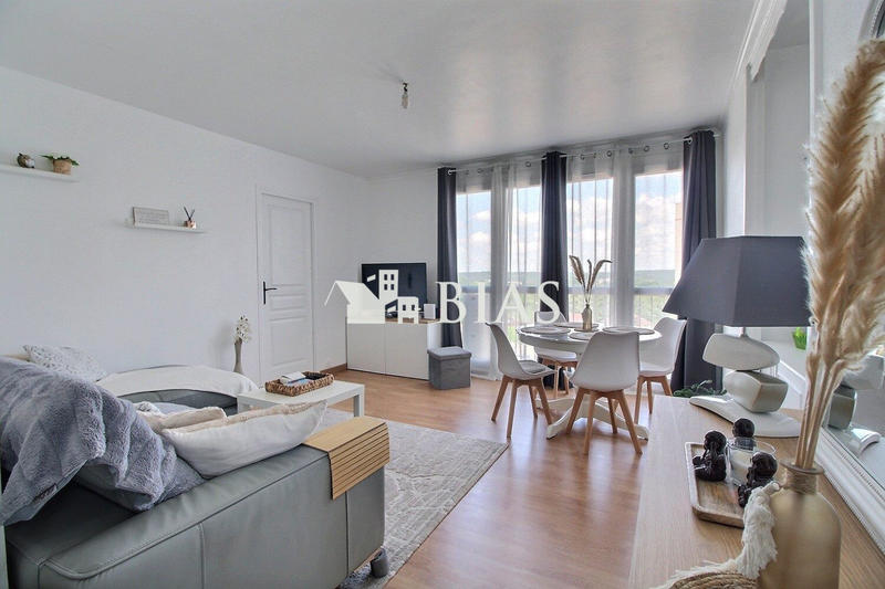 Appartement - 85 m² - 5 pièces