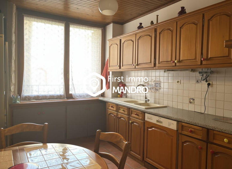 Maison - 189 m² - 10 pièces