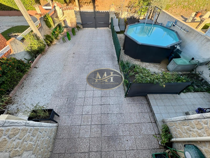 Maison - 200 m² - 5 pièces