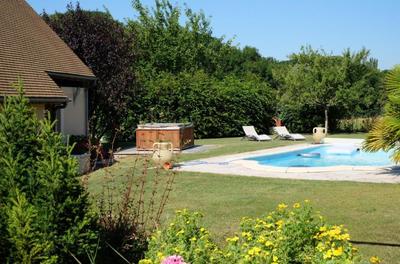 Maison - 264 m² - 8 pièces