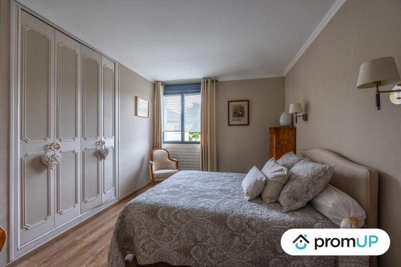 Maison - 286 m² - 7 pièces