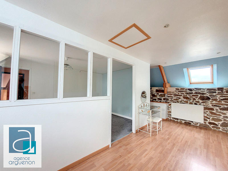 Maison - 219 m² - 7 pièces