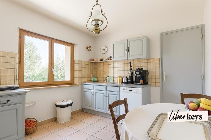 Maison de maîtres - 600 m² - 6 pièces