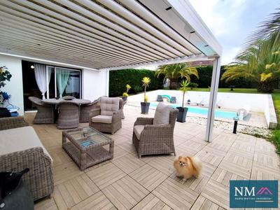 Maison - 140 m² - 5 pièces