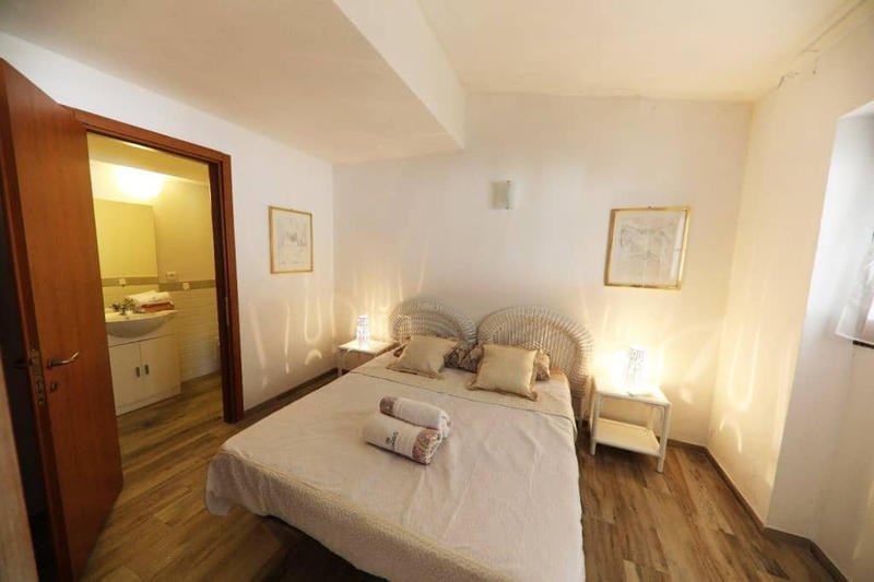 Maison - 117 m² - 13 pièces