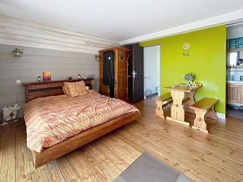 Maison - 216 m² - 9 pièces