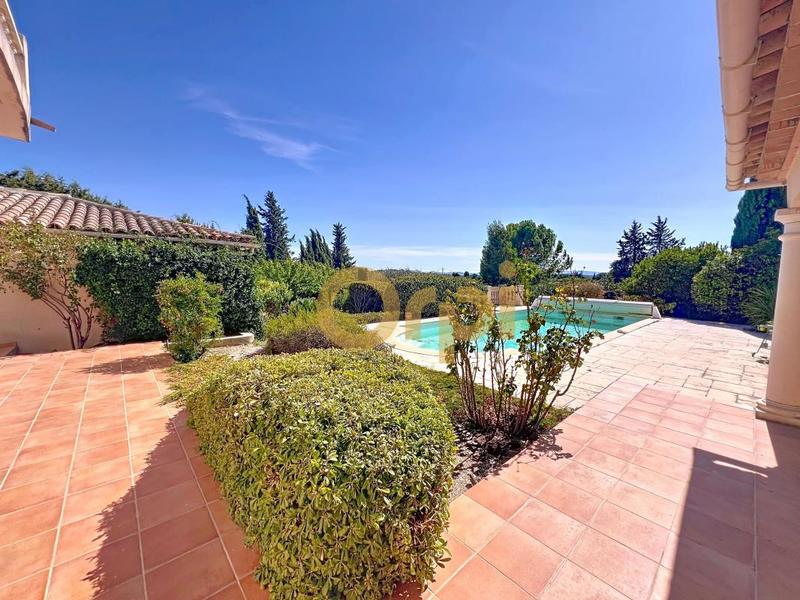 Villa - 192 m² - 6 pièces