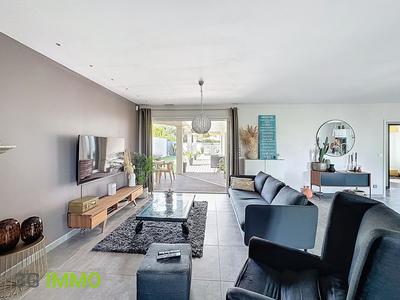 Maison traditionnelle - 145 m² - 6 pièces