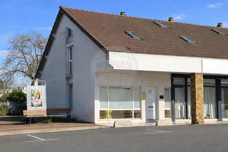 Local commercial - 85 m² - 4 pièces