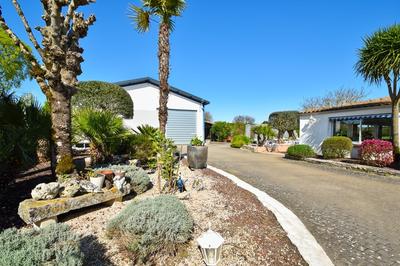 Villa - 227 m² - 10 pièces