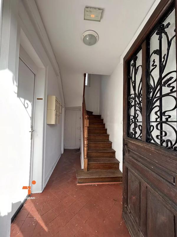 Immeuble - 74 m² - 6 pièces