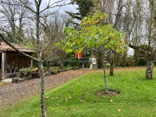 Maison - 220 m² - 6 pièces