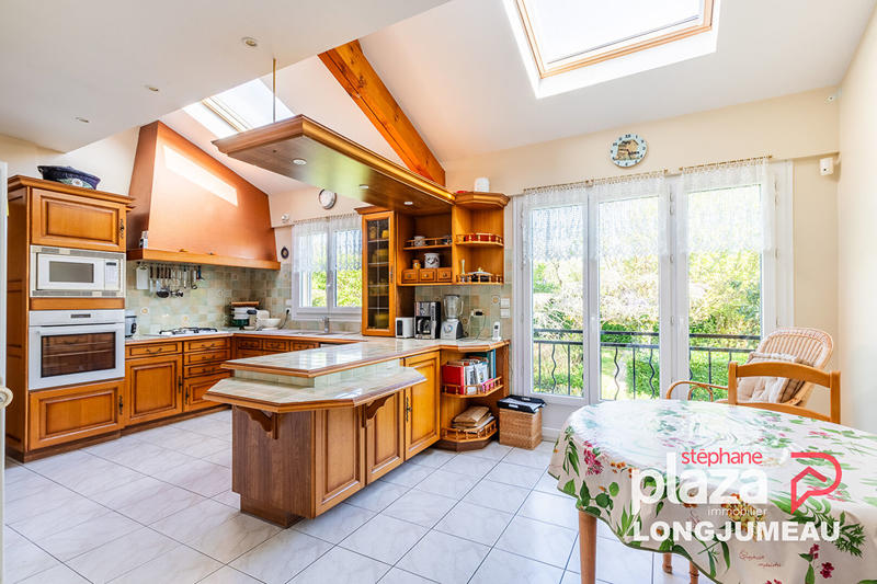 Maison - 186 m² - 8 pièces