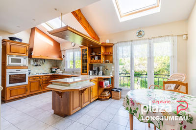 Maison - 186 m² - 8 pièces