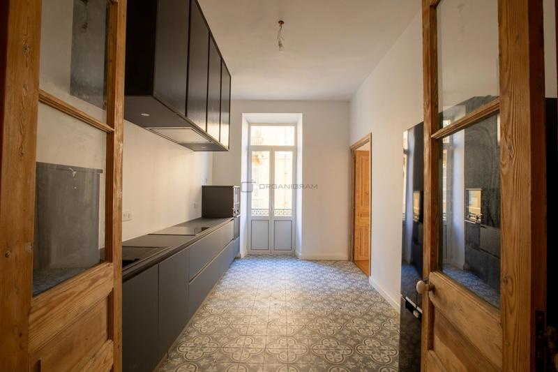 Appartement - 151 m² - 6 pièces