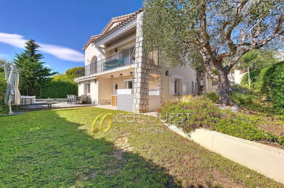 Maison - 207 m² - 6 pièces