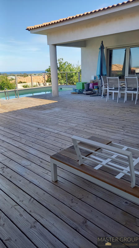 Villa - 200 m² - 6 pièces