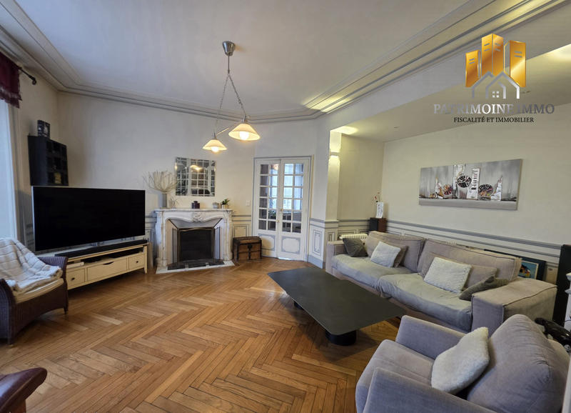 Manoir - 257 m² - 8 pièces