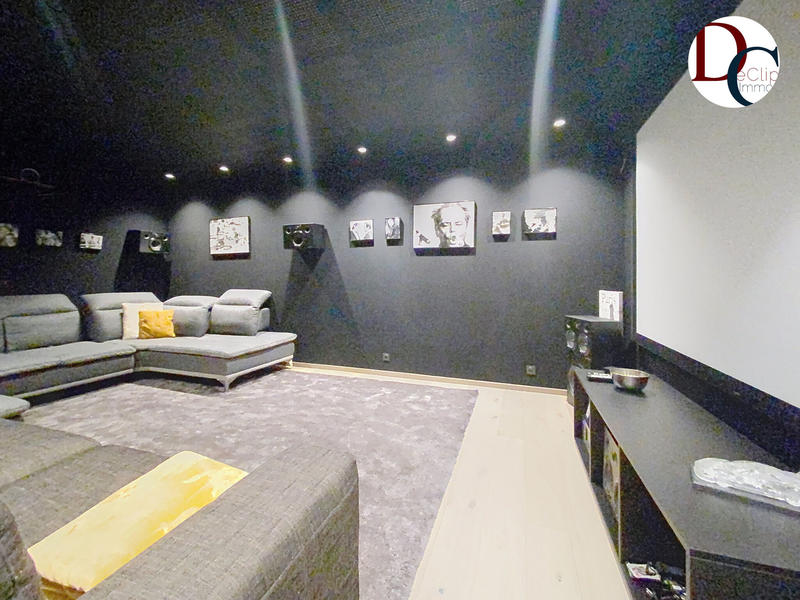 Maison - 500 m² - 12 pièces