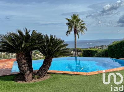 Maison - 245 m² - 8 pièces