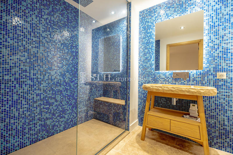 Villa - 370 m² - 6 pièces