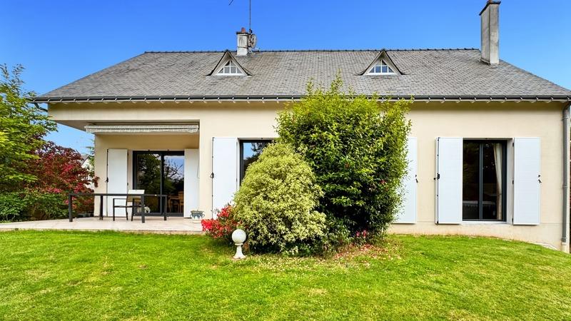 Maison - 180 m² - 7 pièces